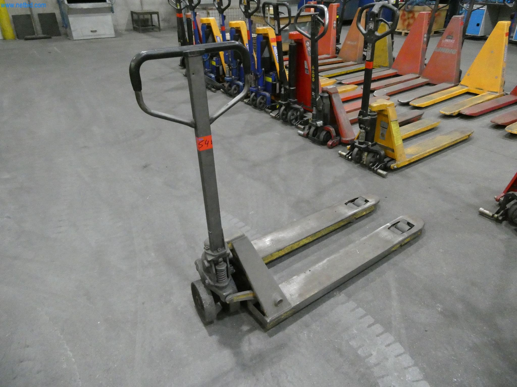 Gabelhubwagen (Spätere Freigabe 30.10.2026)